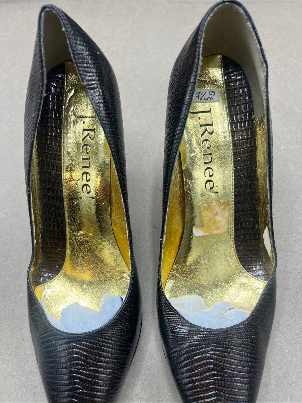 J.Renee Brown Pointed-Toe Pumps with Gold Cap Accent size 7/2 - Picture 6 of 12